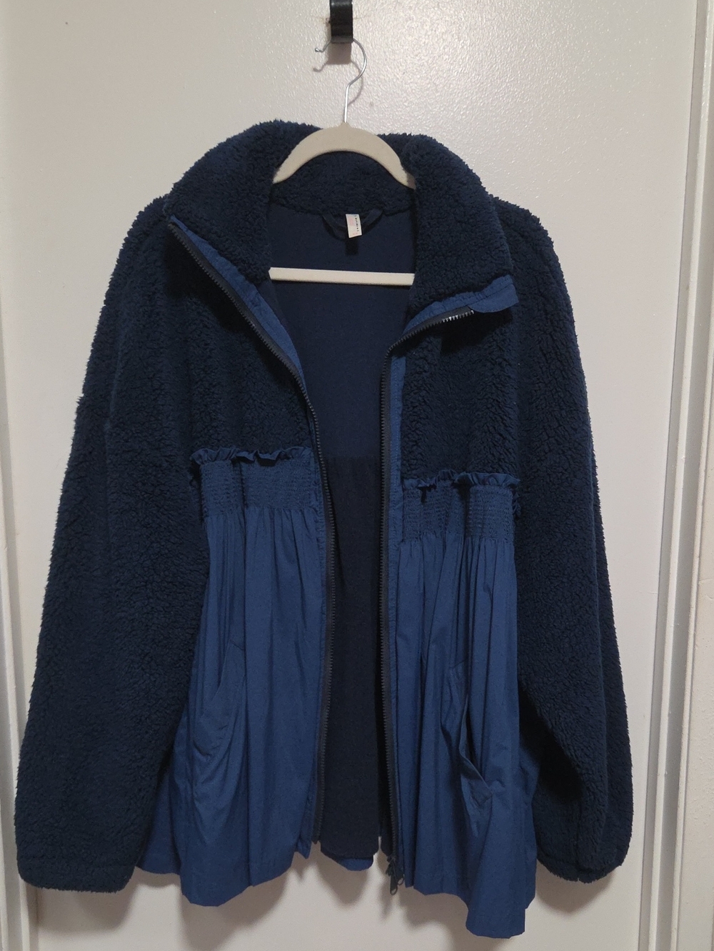 FREE PEOPLE NAVY BLUE SHERPA RUFFLE CUTE FLARE MID-WEIGHT JACKET BLUE SOFT MED